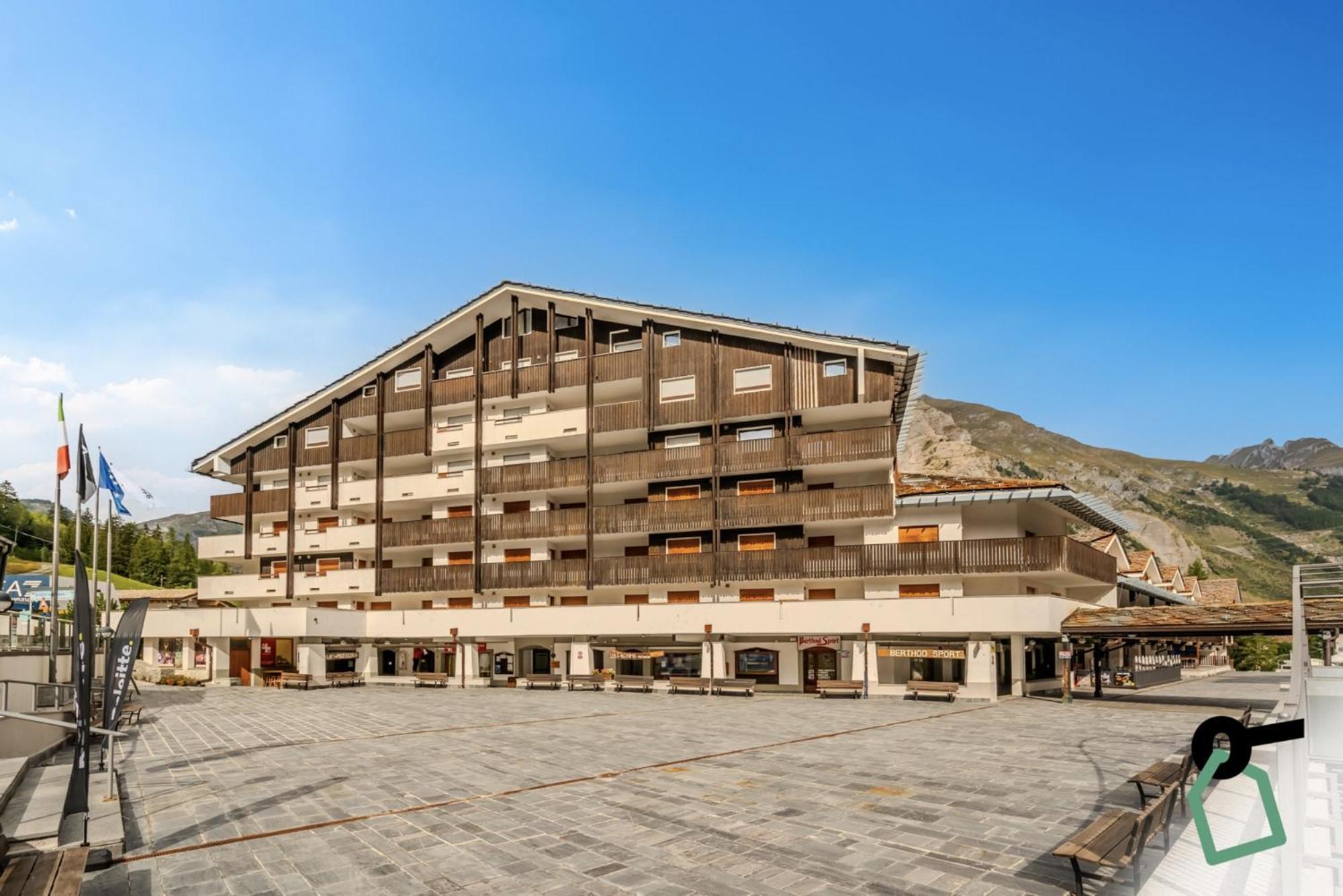 Hotiday Apartment Collection - La Thuile Bagian luar foto